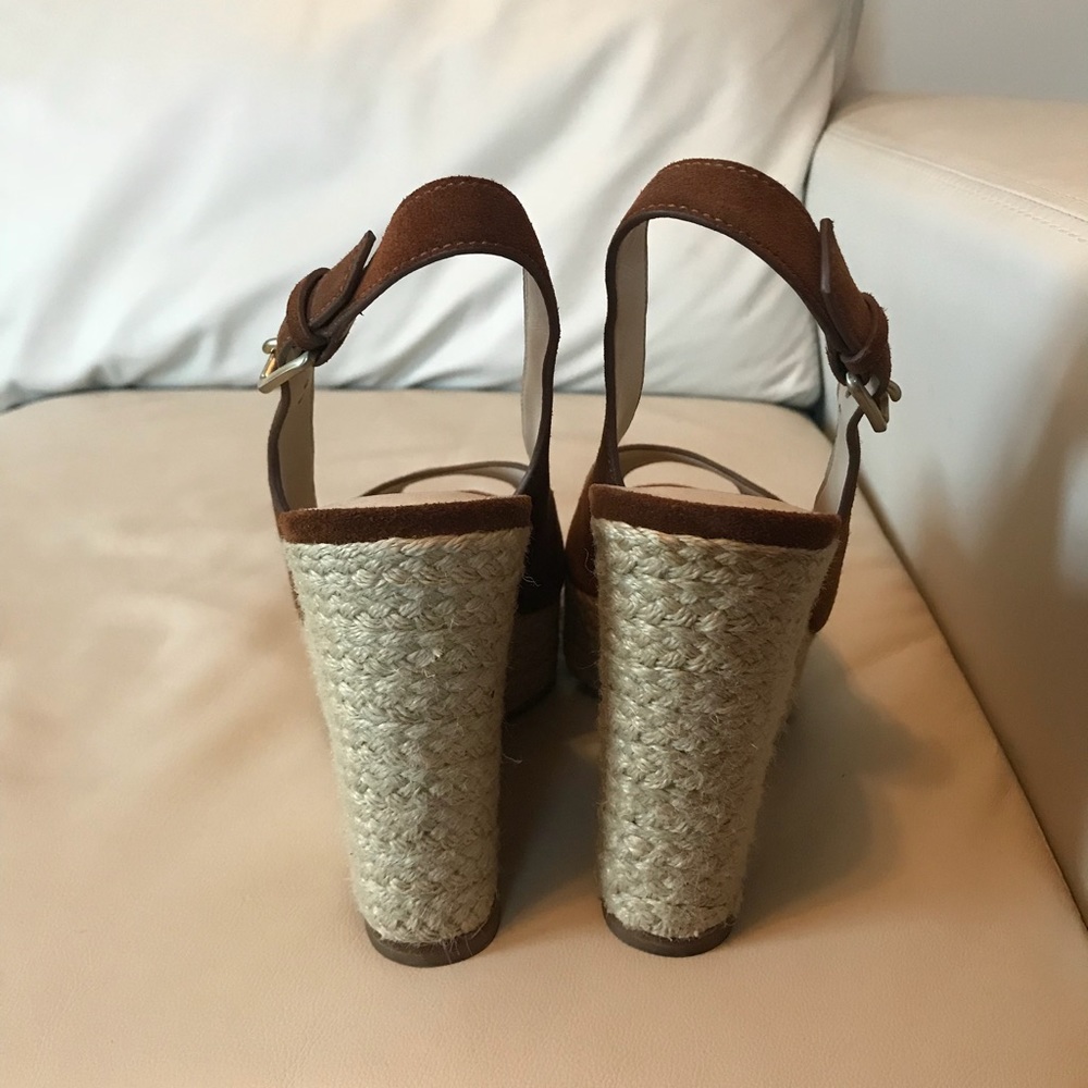 Kors Michael Kors Wedge Sandal. - Picture 6 of 11